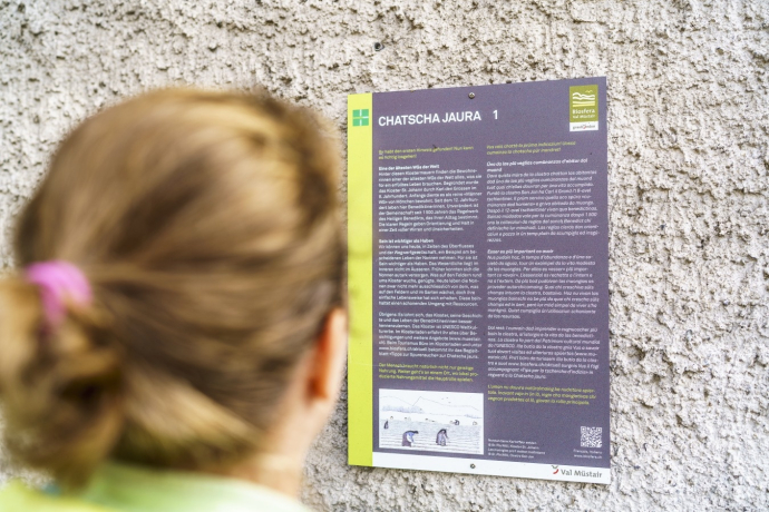 Diverse Hinweise auf den Tafeln Diverse Hinweise auf den Tafeln