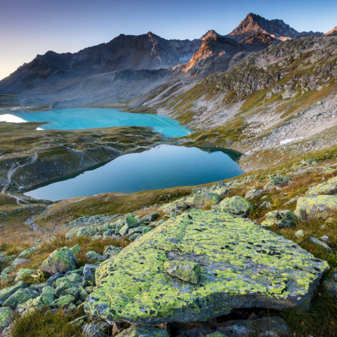 Die Jöriseen im Gebiet des Flüelapasses (Foto: © Schweiz Tourismus / Roland Gerth) Die Jöriseen im Gebiet des Flüelapasses