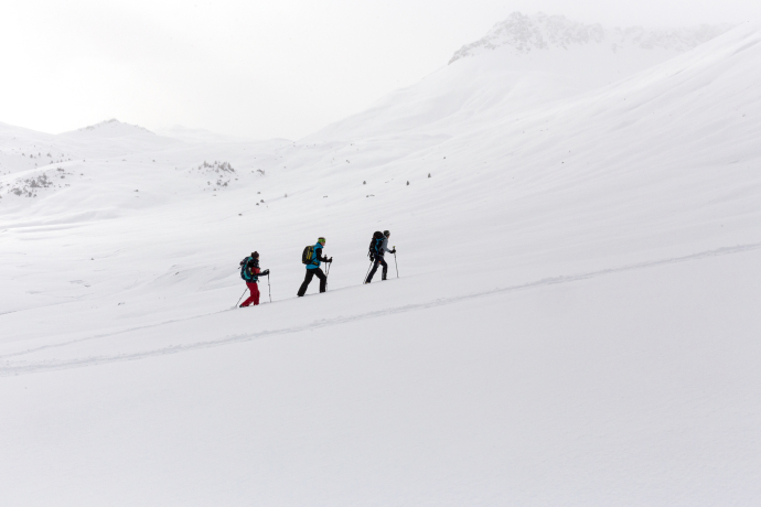 Schneeschuhläufer auf der Via Silenzi (Foto: © Thalia Wünsche, Graubünden Ferien) Schneeschuhläufer auf der Via Silenzi (Foto: © Thalia Wünsche, Graubünden Ferien)
