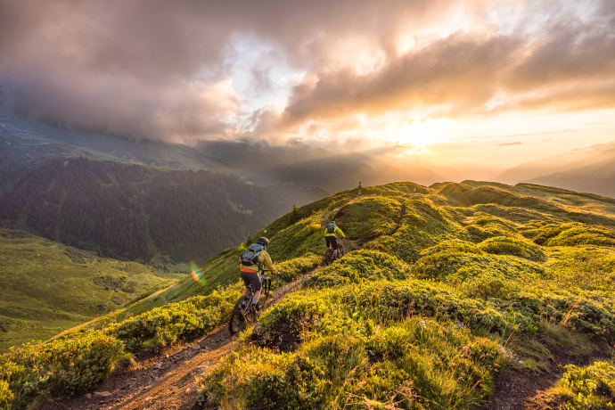 Mountainbiken in Disentis (Foto: © Sedrun Disentis Tourismus, WOM Medien) Mountainbiken in Disentis