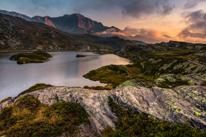 San-Bernardino-Pass (Foto: © Schweiz Tourismus, Andreas Gerth, Quelle: swiss-image.ch) San-Bernardino-Pass (Foto: © Schweiz Tourismus, Andreas Gerth, Quelle: swiss-image.ch)