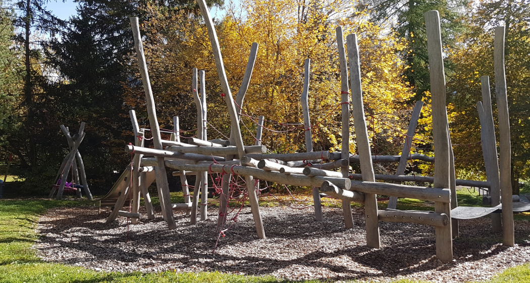 Spielplatz beim Kurhaus Bergün (oua_45021215_image) Spielplatz beim Kurhaus Bergün (oua_45021215_image)