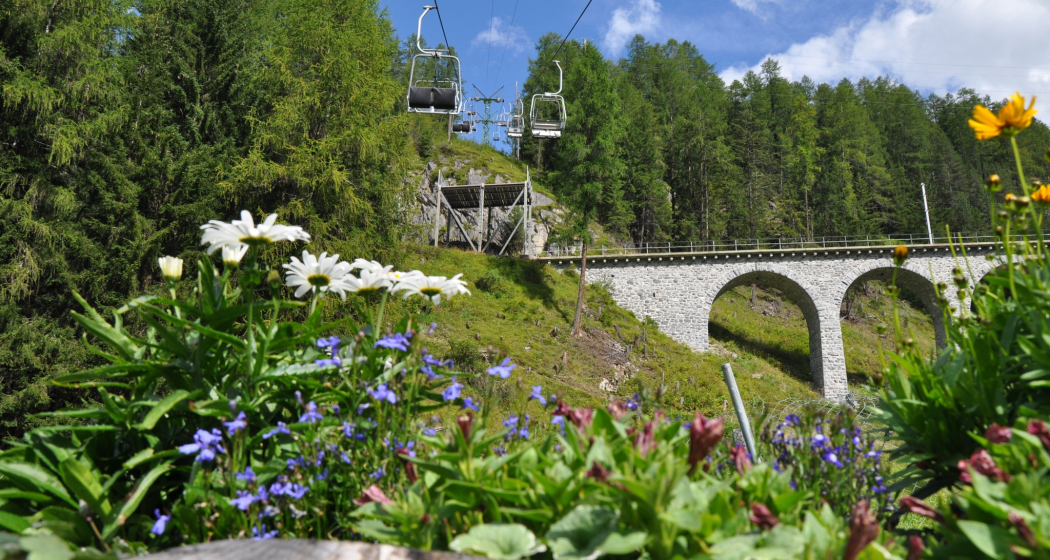 Hoch hinaus mit den Sportbahnen Bergün Hoch hinaus mit den Sportbahnen Bergün
