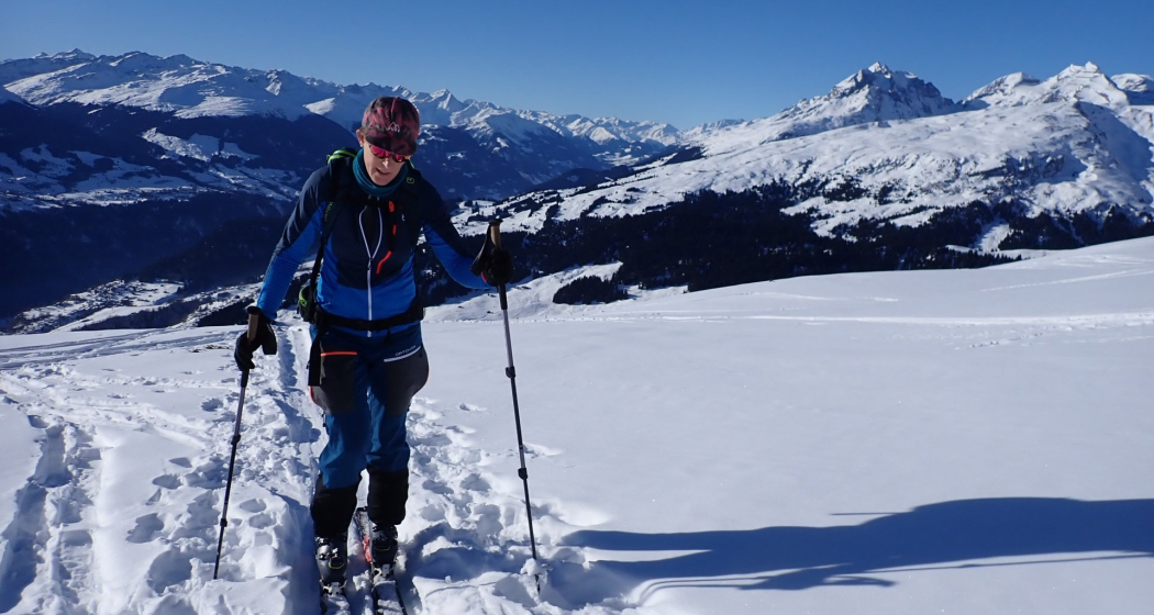 Aufstieg mit Panorama im Rücken Aufstieg mit Panorama im Rücken