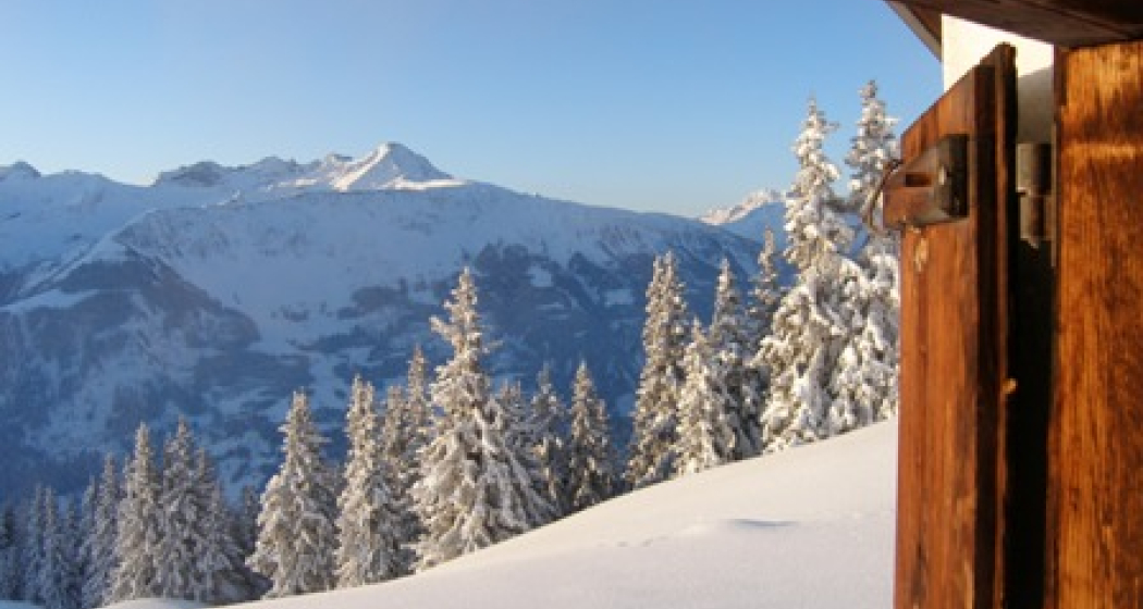 Wintermorgen auf der Alp Glivers - wie im Märchen Wintermorgen auf der Alp Glivers - wie im Märchen