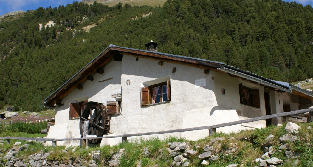 Alp Sprella aussen "Ostseite" Alp Sprella aussen "Ostseite"