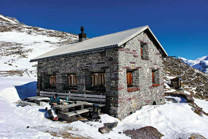 Ramoz hut in winter Ramoz hut in winter
