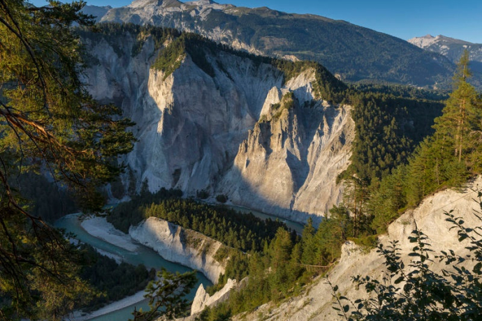Été dans la Rheinschlucht : La Chrummwag Été dans la Rheinschlucht : La Chrummwag